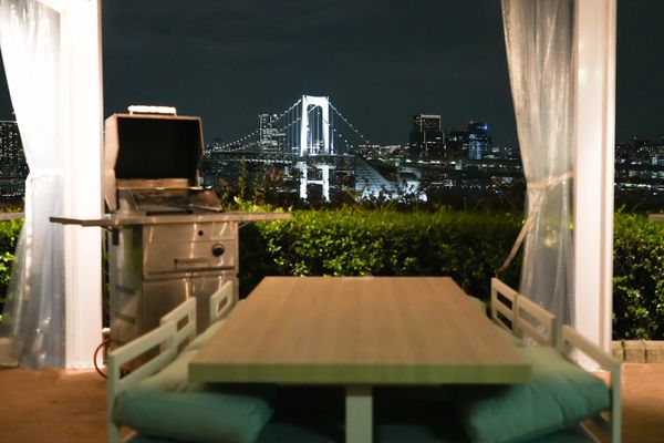 レインボーブリッジを一望する絶景BBQ